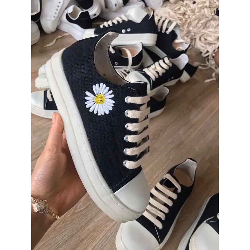 Giày Thể Thao Sneaker Cổ Thấp Thêu Hoa Cúc ROO và R1 Cao Cổ