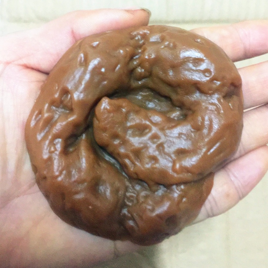1 BÃI SHIT giả màu nâu đồ chơi nhựa mèm dẻo giống y như thật dùng cho trêu đùa bạn bè,troll,quay video
