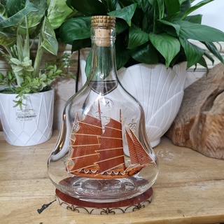 Mô Hình Thuyền Gỗ Trong Chai Thủy Tinh Hennessy XO - Cao 12cm - Chai Original - tượng quan âm 12cm