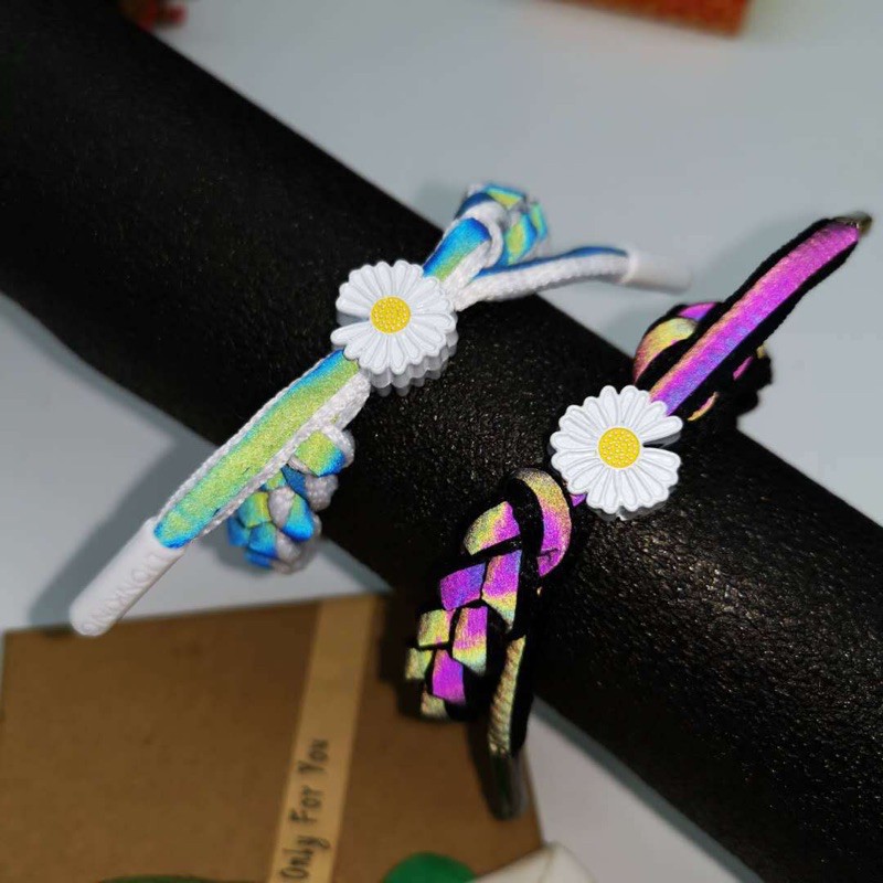 Vòng đeo tay phản quang hình hoa cúc siêu cá tính