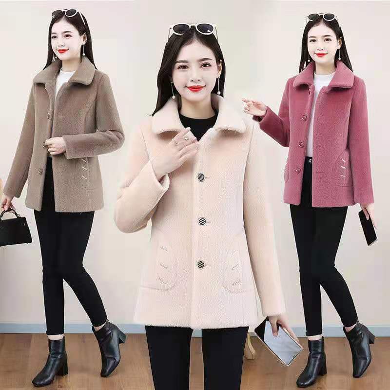 Áo khoác giữ ấm thời trang xinh đẹp dành cho nữ trung niên