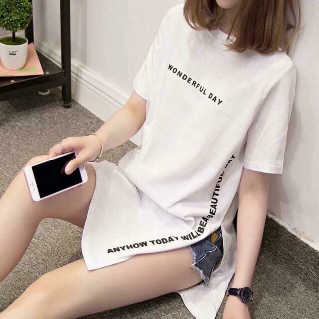 Oder áo phông dáng dài xẻ hông