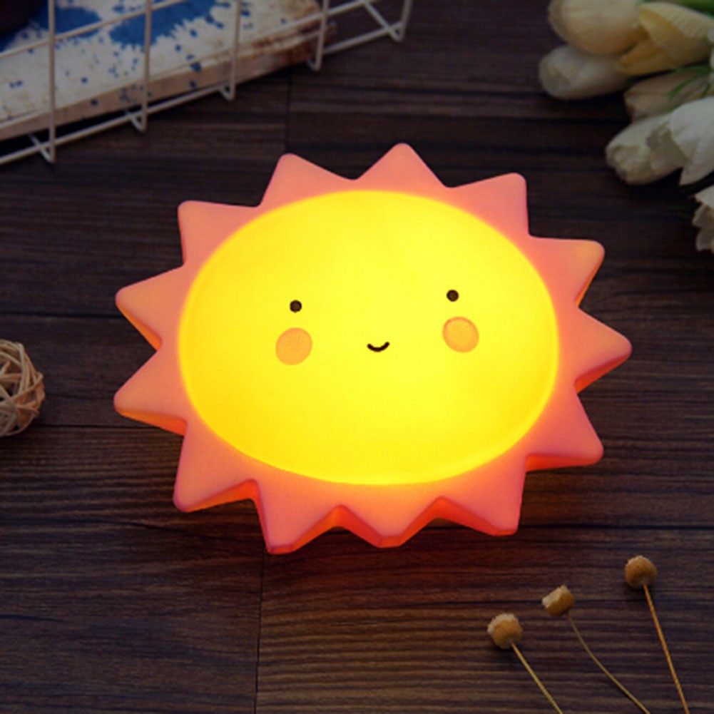Đèn LED Ngủ Hình Trăng Sao Dễ Thương Cho Trẻ Em