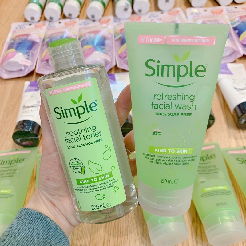 COMBO SỮA RỬA MẶT SIMPLE + TONER SIMPLE ✨