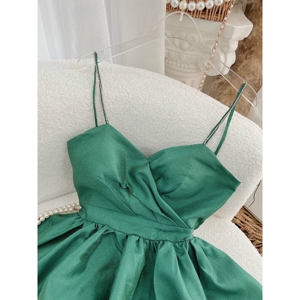 Đầm hai dây cúp ngực xếp ly