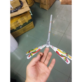 Chuồn chuồn tre giá xưởng.