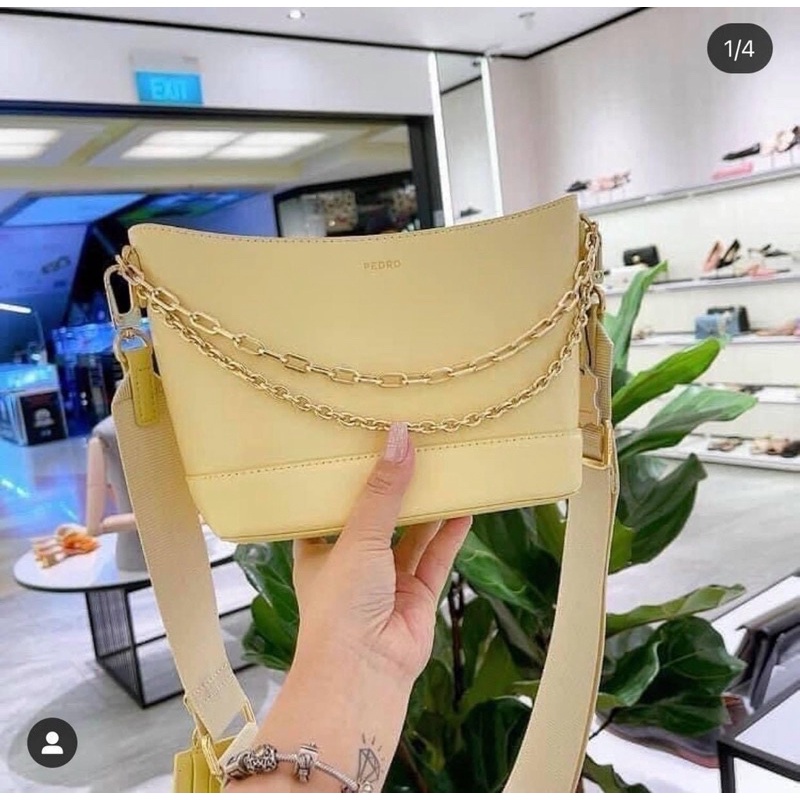 Túi dáng hobo đeo chéo