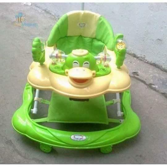 Xe tập đi trẻ em