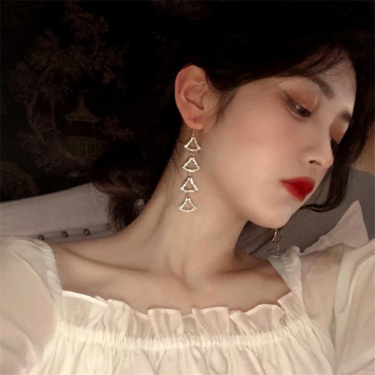 Bông Tai Dài Hình Quạt Đính Kim Cương Toàn Diện