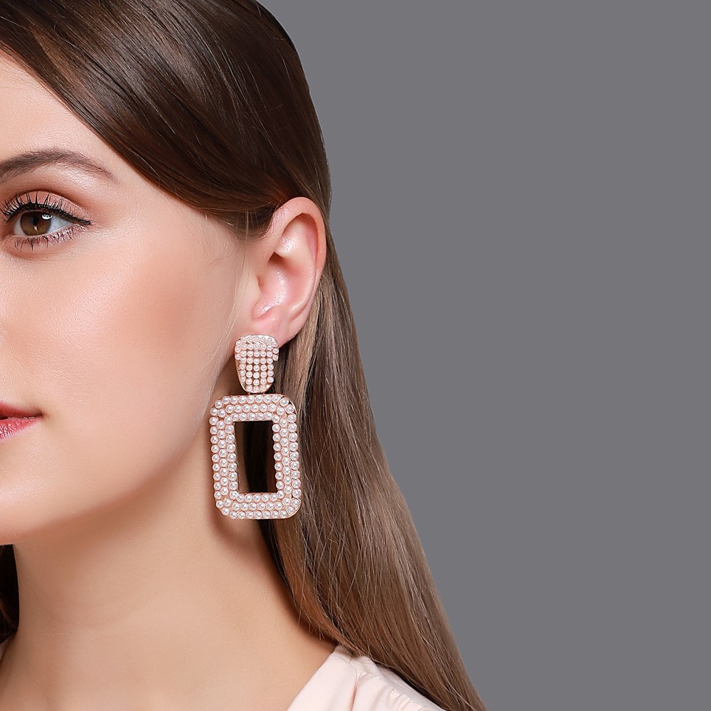 Bông Tai Dáng Dài Đính Ngọc Trai Xinh Xắn Dành Cho Nữ