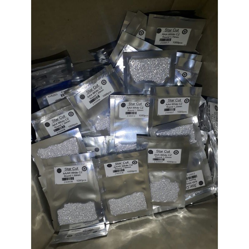 1 viên đá đính răng cao cấp 2.75 mm giá sỉ sáng lung ling