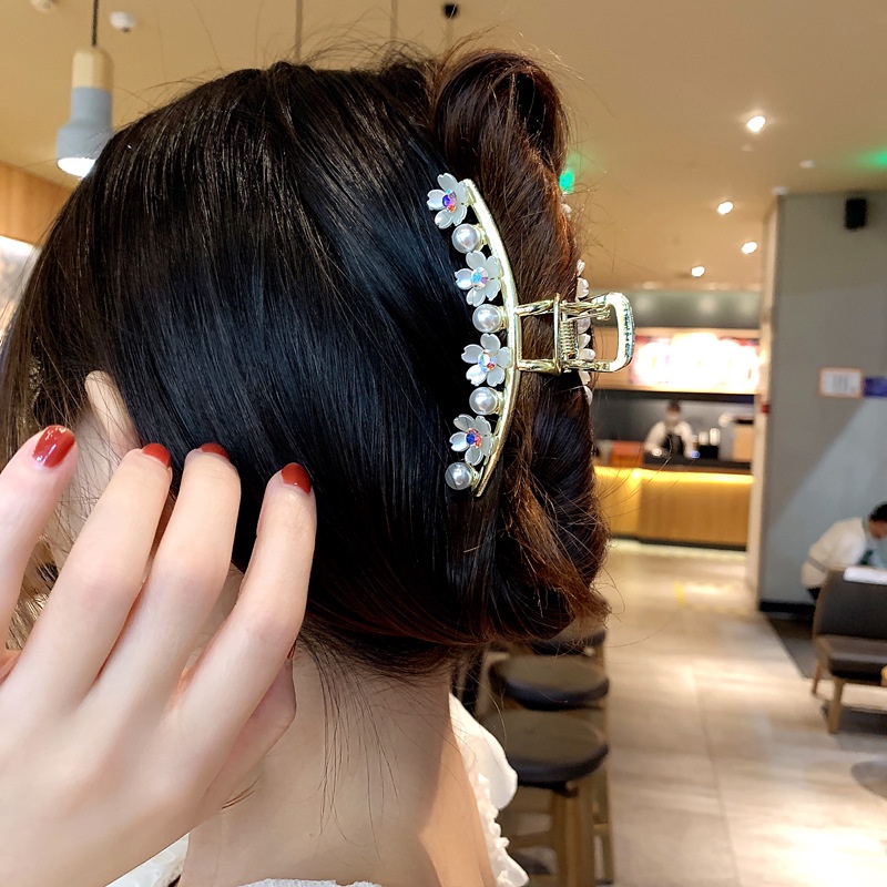 Kẹp Tóc Hình Hoa Lưng Đính Ngọc Trai Cao Cấp Kiểu Pháp 2022 Cho Nữ