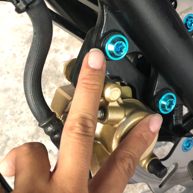 Ốc gr5 bắt bas heo dầu yamaha