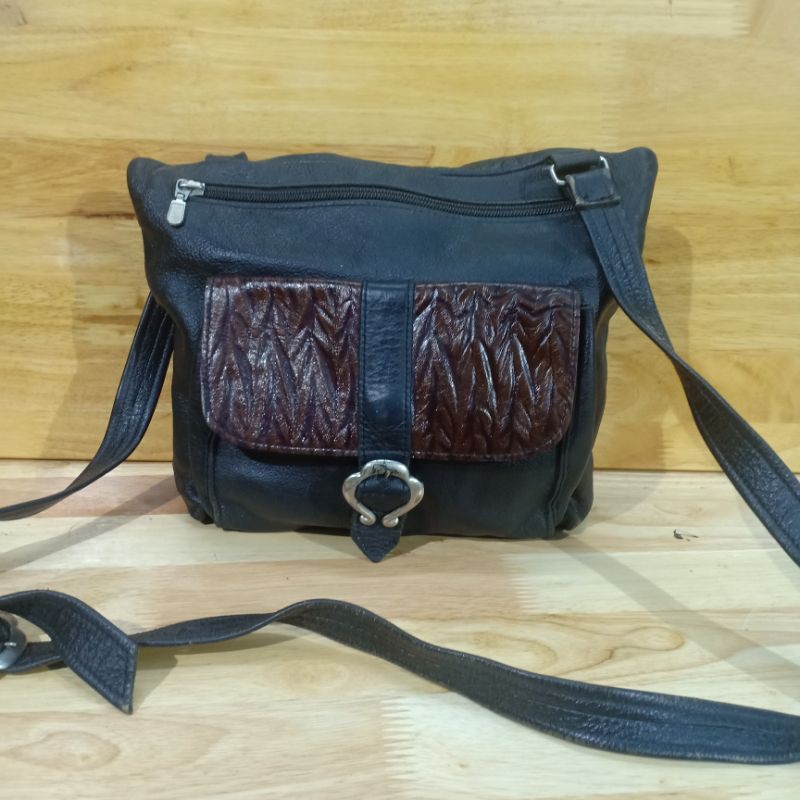 Túi đeo chéo nữ secondhand 12040321