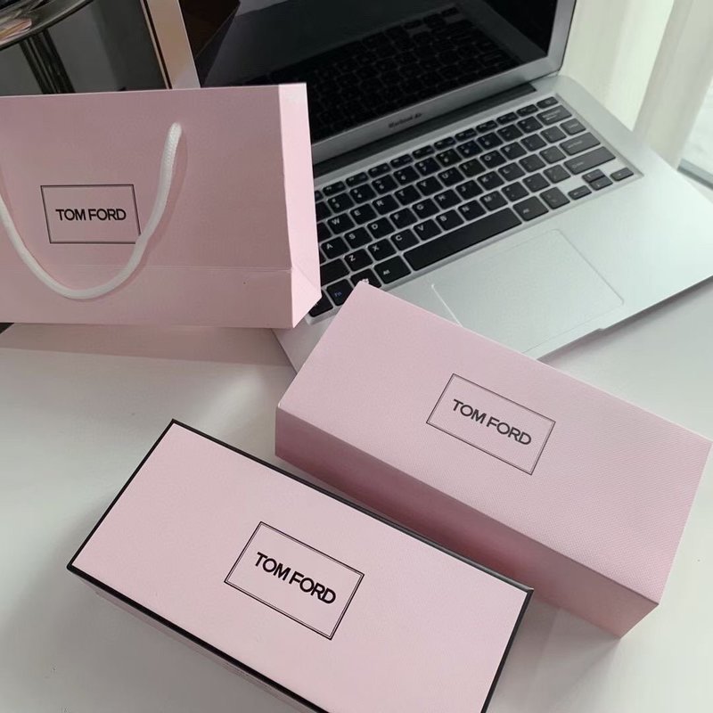 Hộp đựng nước hoa Tom Ford TF 4 trong 1 7.5mlx4