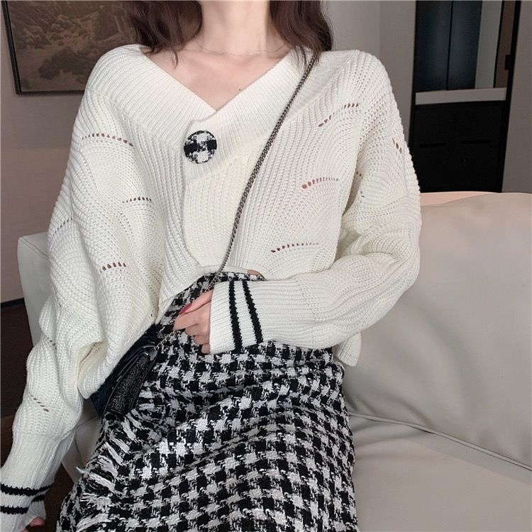 Set áo len dài tay và chân váy len xẻ tà thời trang dành cho nữ