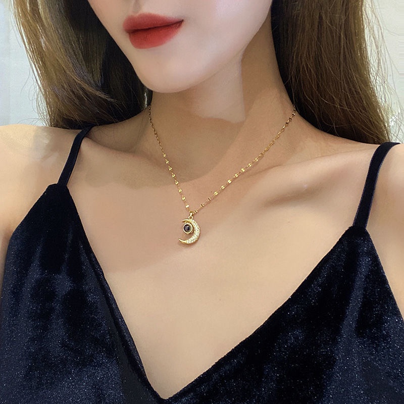 Vòng cổ Thép Titan Mạ Vàng 18K Không Phai Không Gây Dị Ứng Chống Nước Mặt Trăng Có Chữ I Love You 100 Ngôn Ngữ
