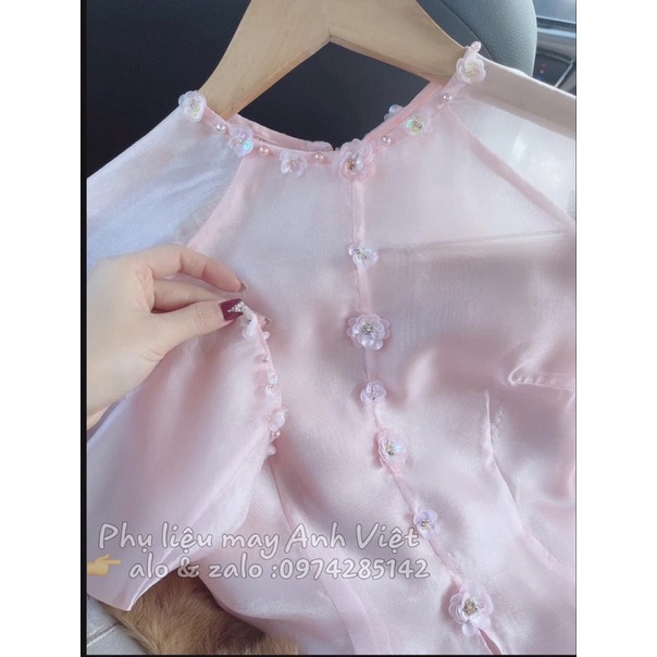 Vảy kim sa chảo kết áo làm hoa thủ công