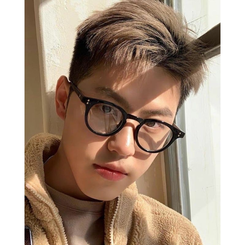 Gọng kính chữ V south side loại 1 nam nữ, kính mắt Milan có khắc chữ V tặng kèm hộp kính | BigBuy360 - bigbuy360.vn