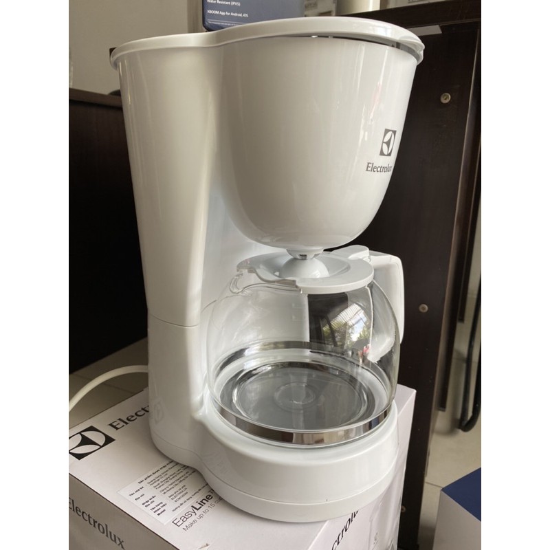 [CHÍNH HÃNG GIÁ SOCK] Máy pha cafe Electrolux EMC1303W màu trắng