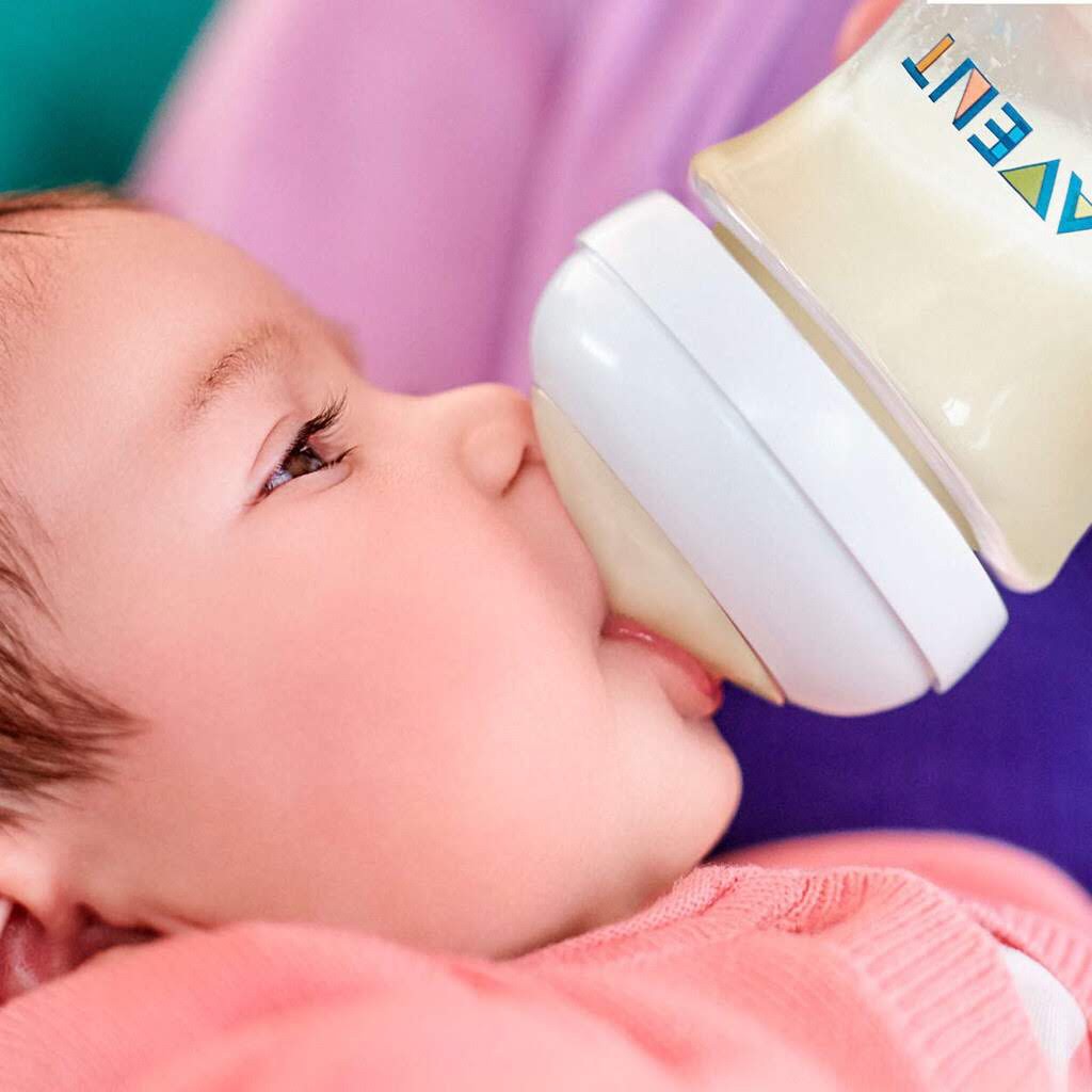 Bình sữa Avent Natural 260ml Xanh - Hồng (Núm số 2, 1 tháng +)