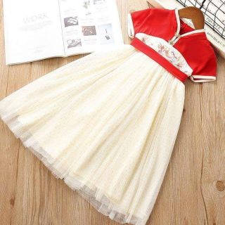 Hanbok đỏ dài cho bé gái