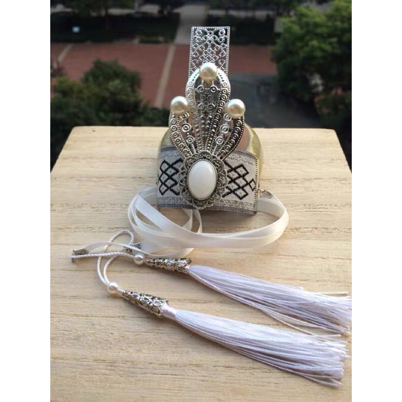 Phát quan cài tóc nam cổ trang màu trắng be