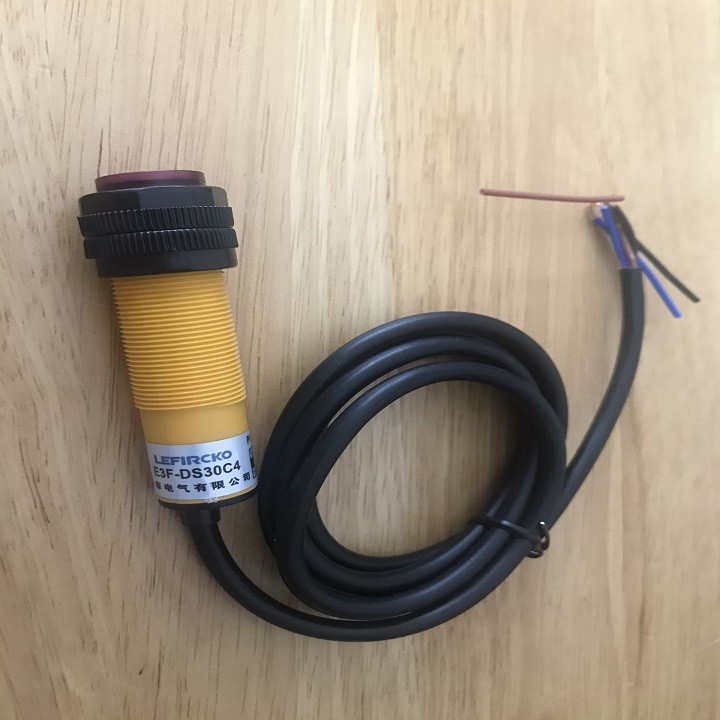 Cảm biến quang E3F-DS30C4