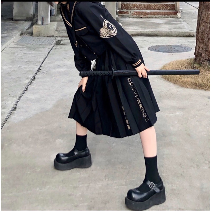 YAS0776-Set áo váy JK đen thêu đồng hồ thời gian