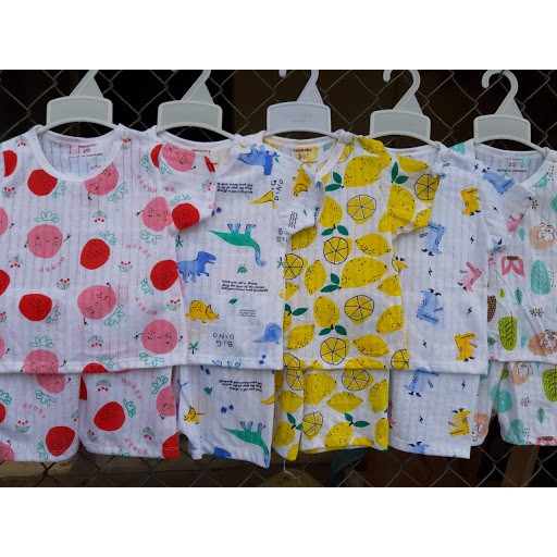 Một bộ quần áo cọc tay Noubaby cotton giấy cho bé từ 0 tháng đến 15 tháng tuổi