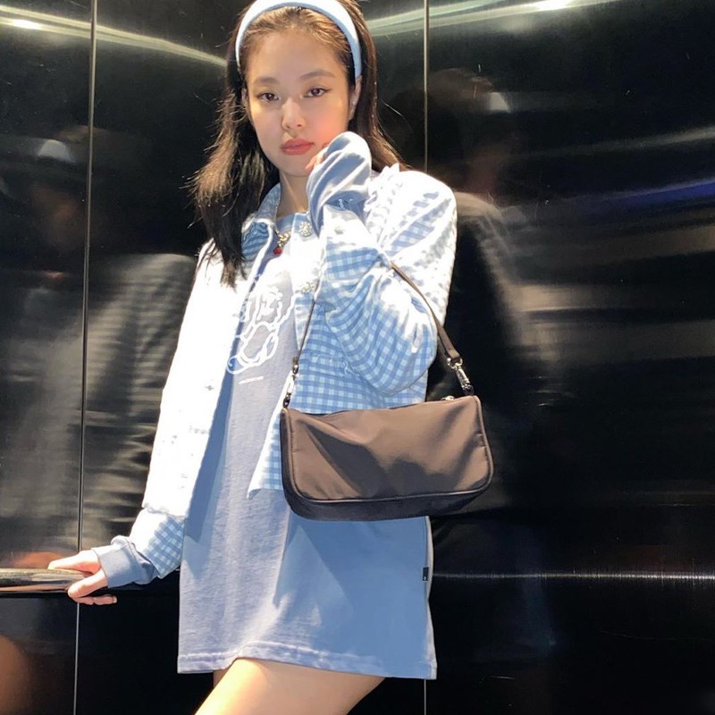 Áo len tay dài hoạ tiết gấu dáng rộng dễ thương blackpink jennie