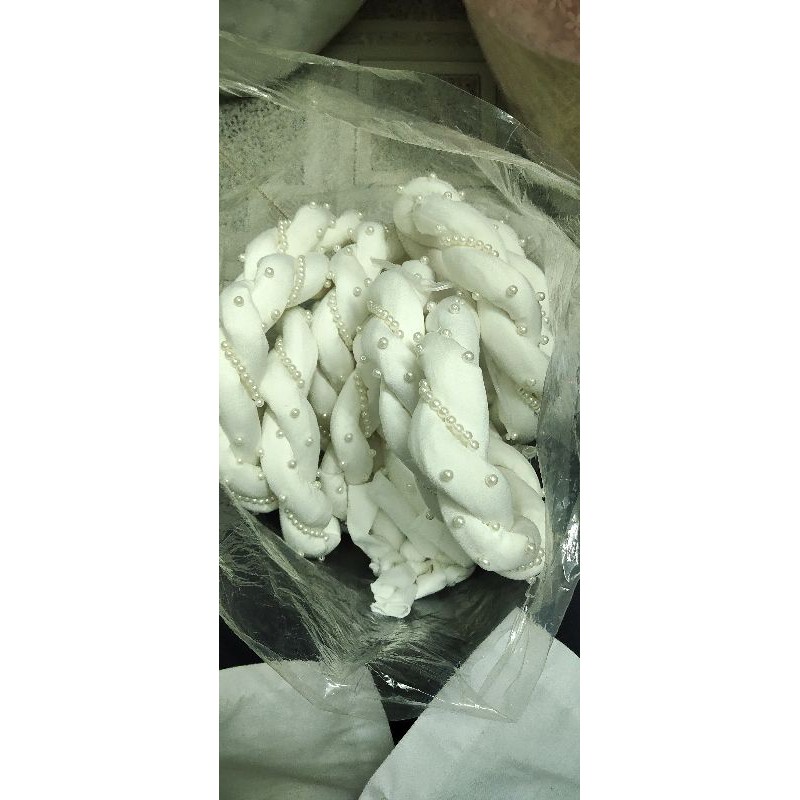 mấn xoắn trắng đính hạt ngọc