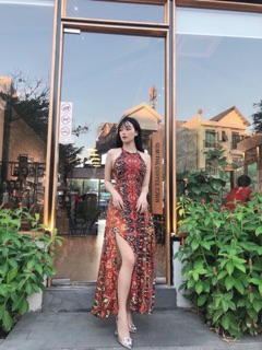 Đầm maxi yếm xẻ
