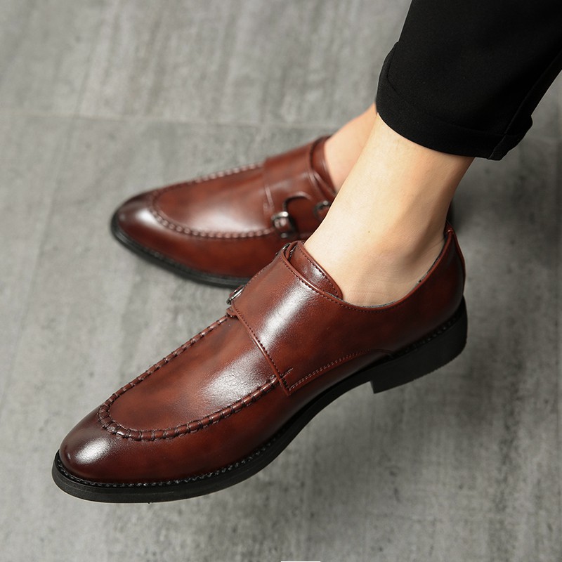 Luxury pointed-toe leather shoes for men