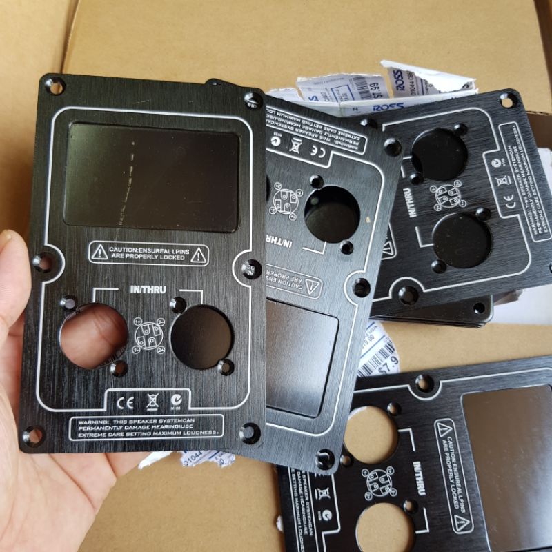 Hậu loa Nhôm xước, giá 4 cái