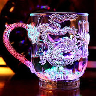 Ly phát sáng cảm biến thần kỳ chớp 7 màu có tay cầm loại 350ml