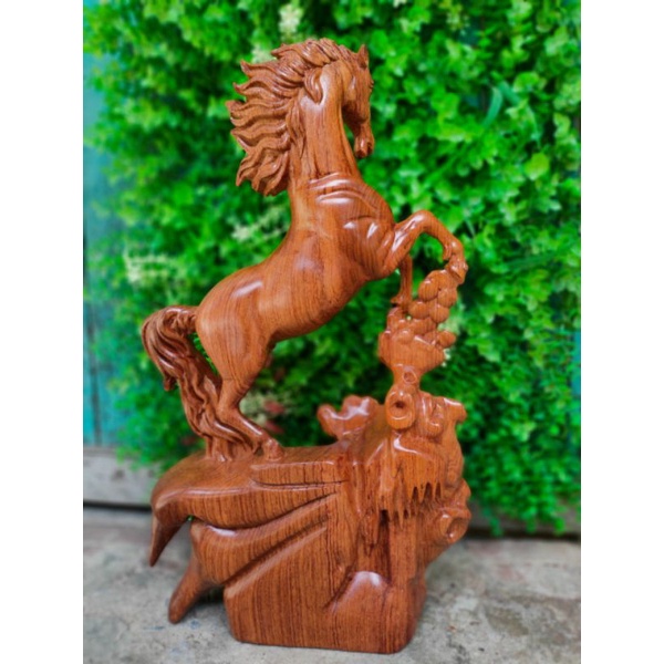 Tượng con ngựa gỗ hương cao 40cm