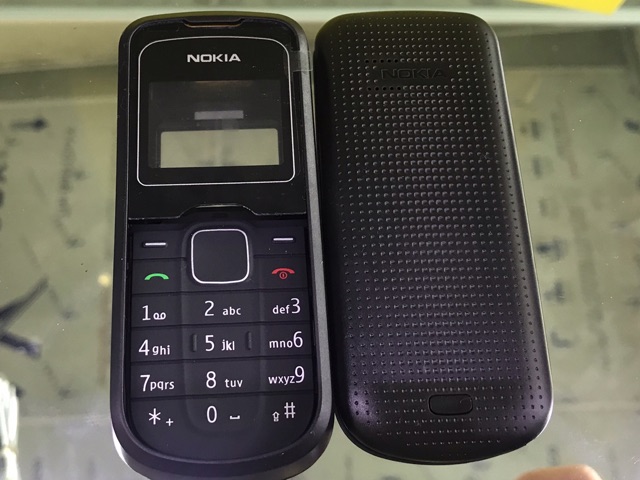 Vỏ nokia 1202 vỏ đẹp, khít như hình, vỏ gồm phím