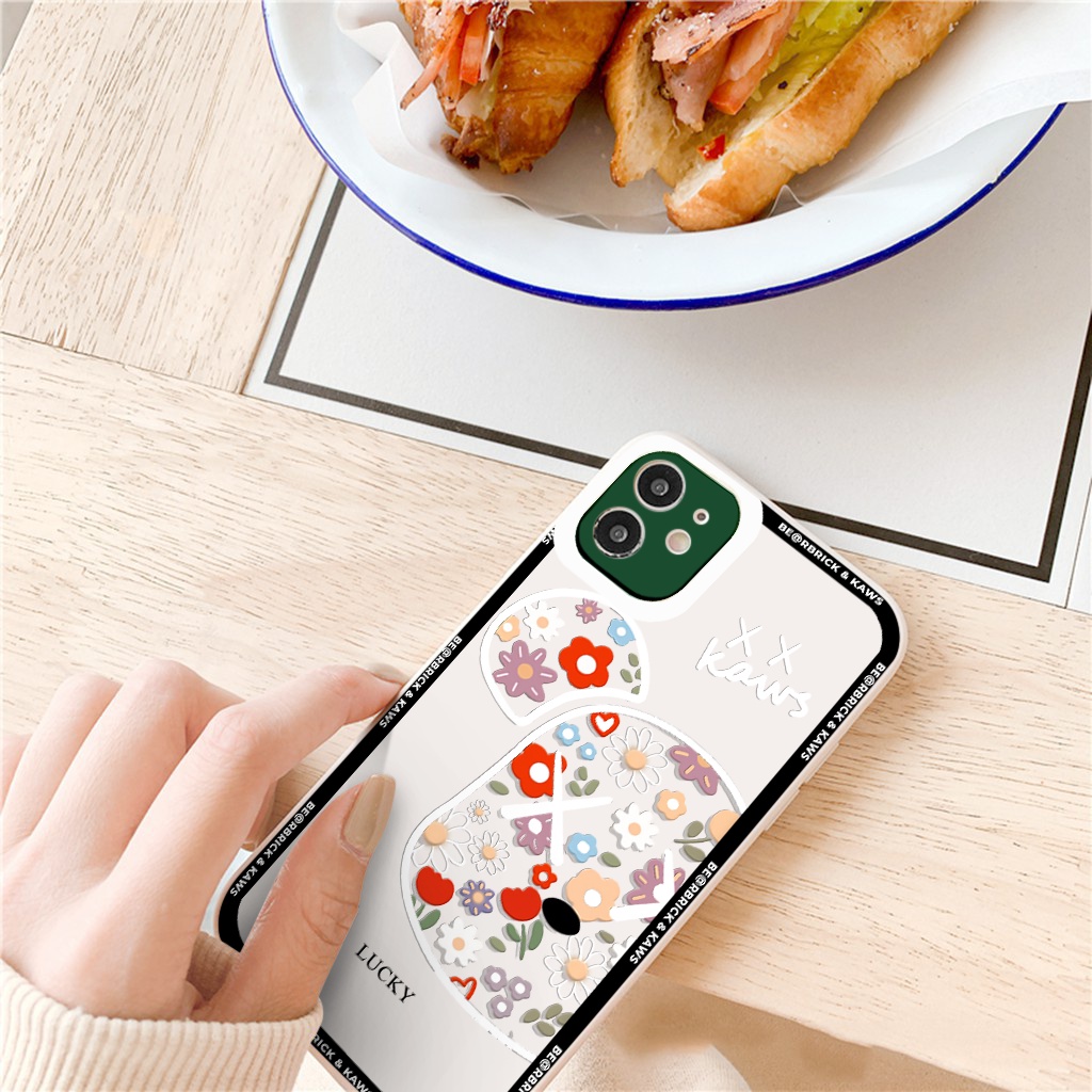 Ốp lưng iphone Kaws Hoa cạnh vuông 6/6plus/6s/6splus/7/7plus/8/8plus/x/xr/xs/11/12/13/pro/max/plus/promax