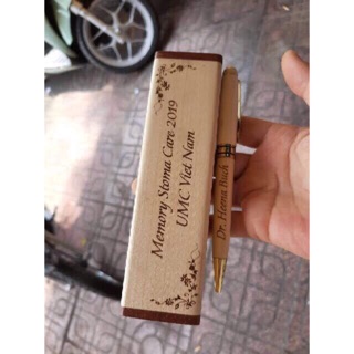 Bút gỗ khắc tên