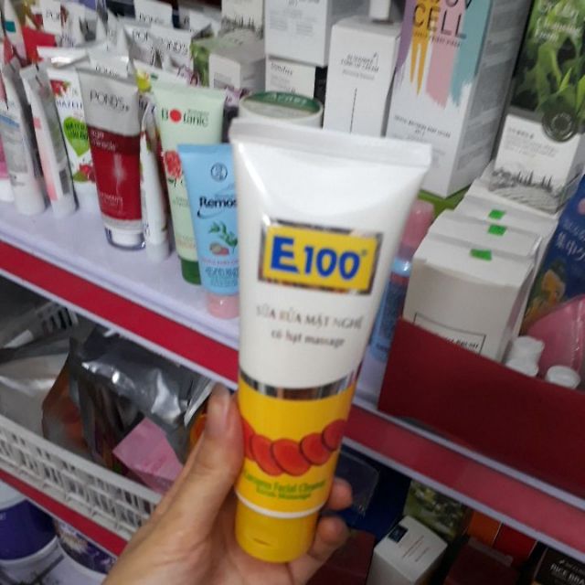 Sữa rửa mặt hạt nghệ