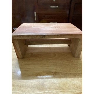 Ghế đẩu bằng gỗ Vintage