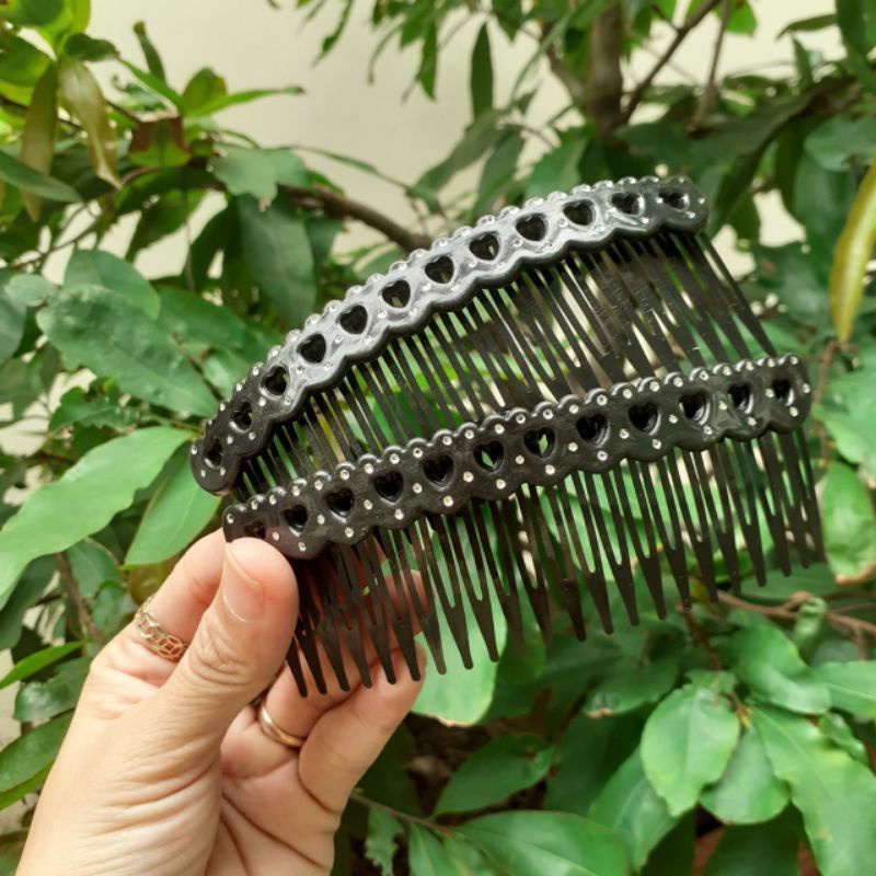 Lược cài nhựa mềm trái tim đính hạt