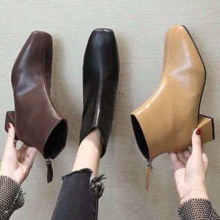 BOOTS DA CỔ NGẮN MŨI VUÔNG