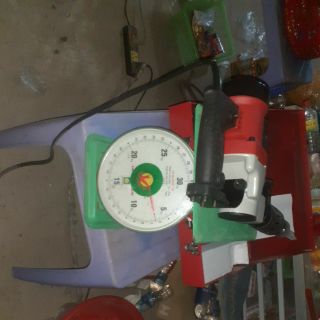 Máy đục bê tông MAKTEC HM-0810