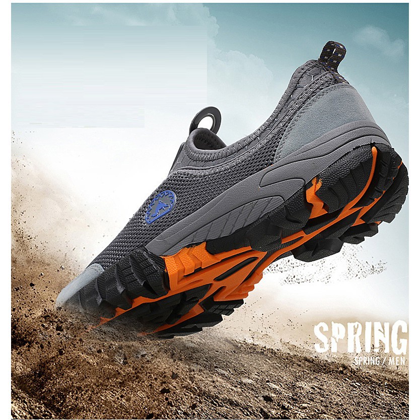 Men's mountaineering shoes with dynamic mesh