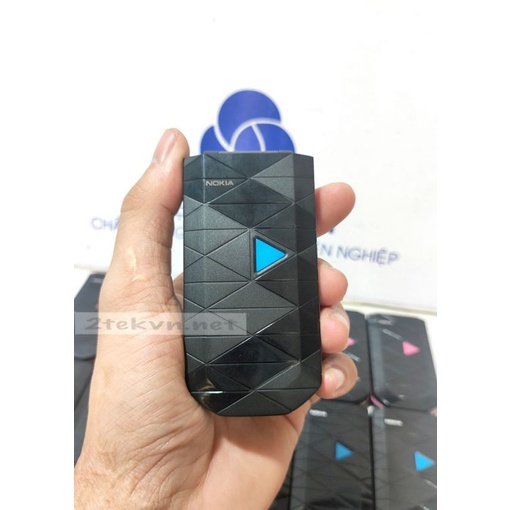 Điện thoại nắp gập Nokia 7070 kiểu dáng độc lạ- Bảo hành 12 tháng