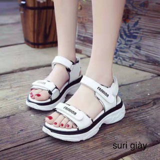 Dép sandal nữ đế bằng êm chân cao 3p in chữ Fashion