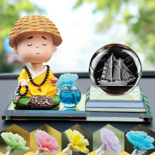 Tượng tu sĩ và nước hoa đồng hồ đặt taplo trang trí xe hơi