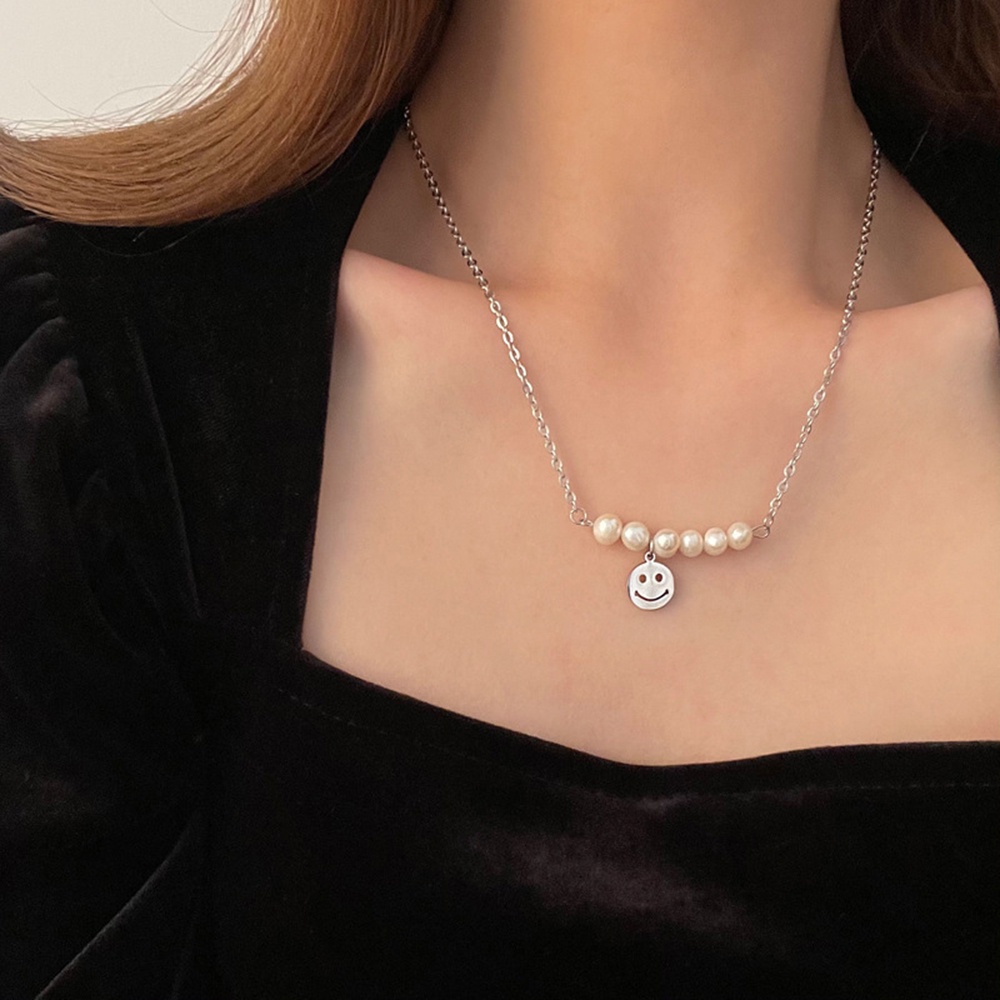 Vòng cổ Mặt Hình Mặt Cười Đính Ngọc Trai Nhân Tạo Thời Trang